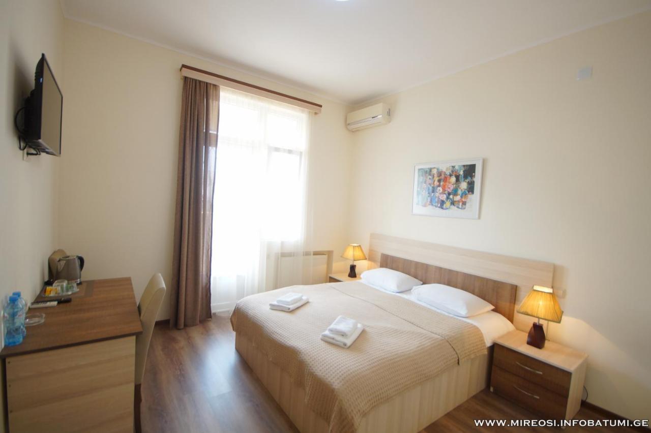 Hotel Mireosi Batumi Bagian luar foto