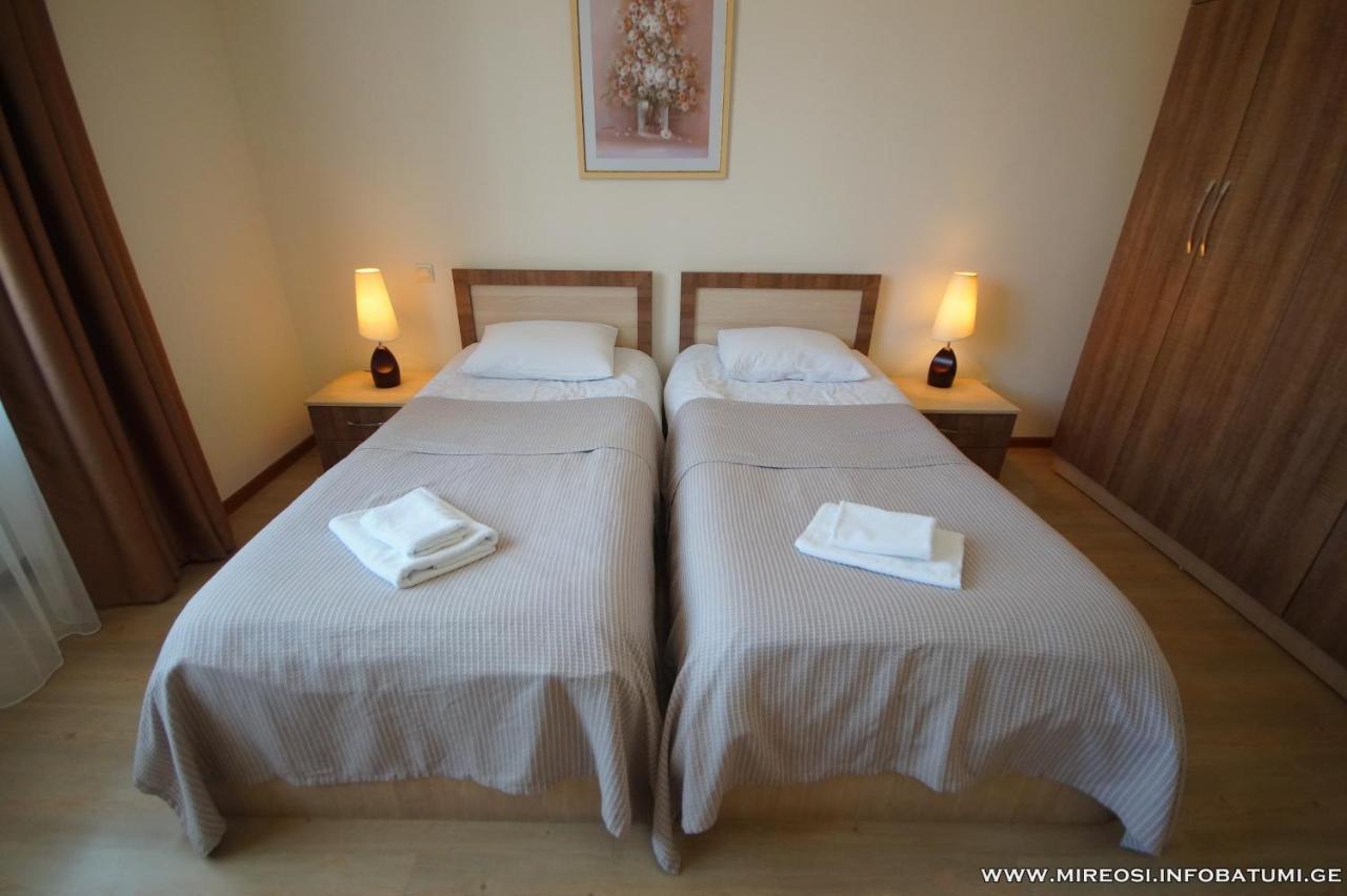 Hotel Mireosi Batumi Bagian luar foto