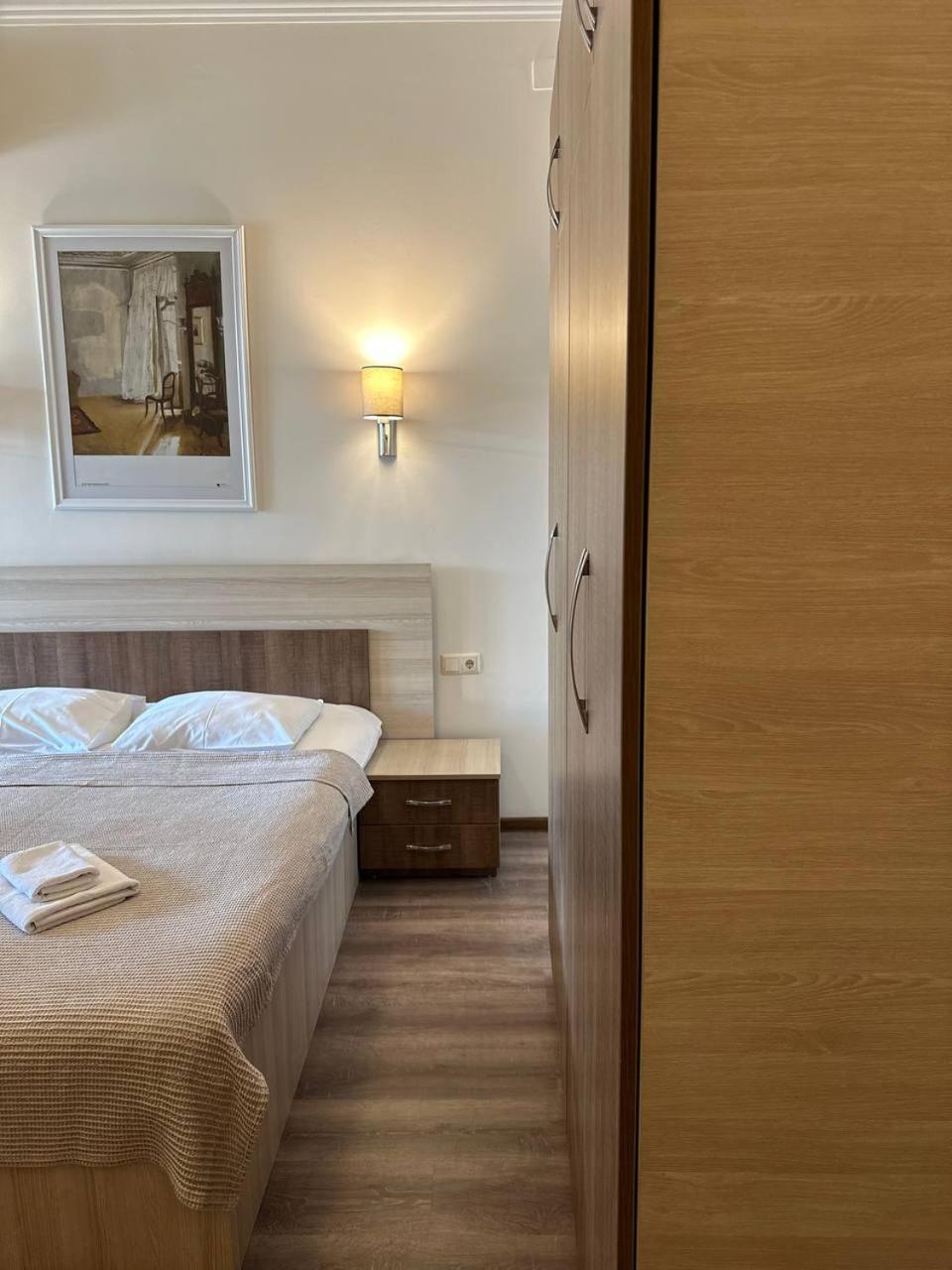 Hotel Mireosi Batumi Bagian luar foto