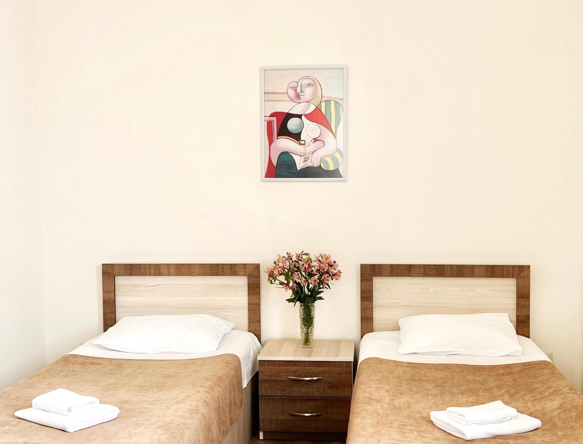 Hotel Mireosi Batumi Bagian luar foto