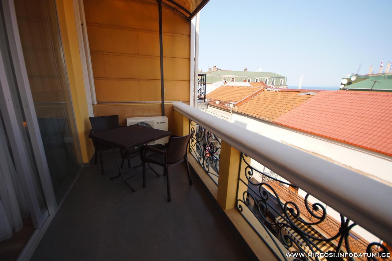 Hotel Mireosi Batumi Bagian luar foto